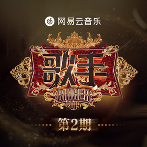 美女光着下体扒开内裤
